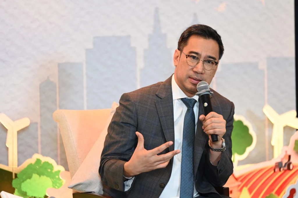 จับตา นายกฯนัดถก ‘ผู้ว่าแบงก์ชาติ’ 2 ต.ค.นี้ ปัดตอบคำถามถูกปลด