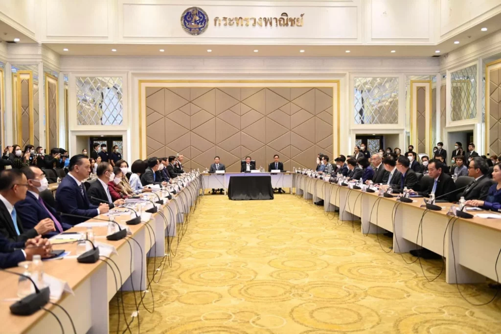 “ภูมิธรรม” ลั่นประกาศลดราคาสินค้าพร้อมกันทั้งประเทศ ภายใน 15 วัน