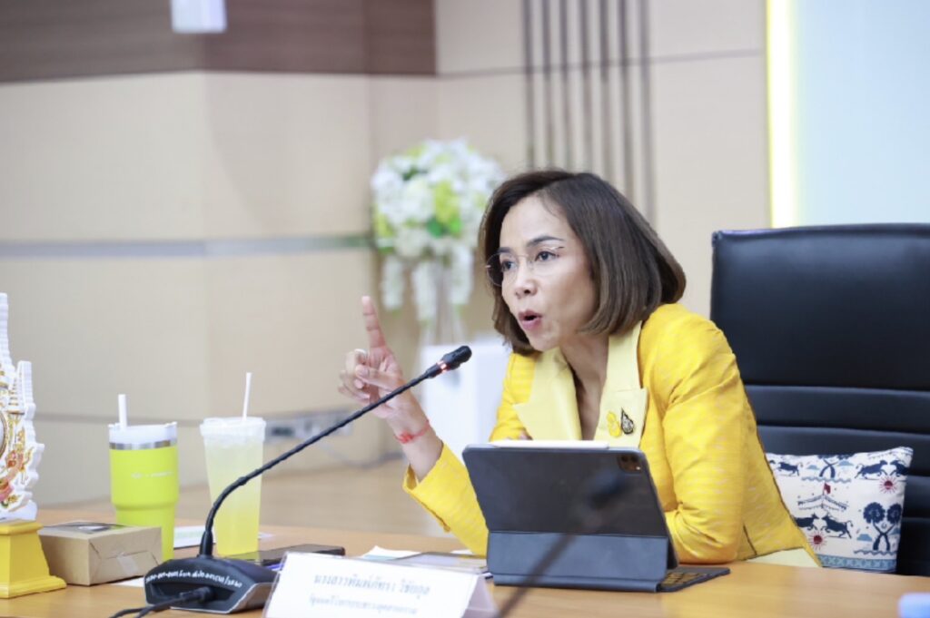 “พิมพ์ภัทรา” ประชุมผู้บริหาร ย้ำ ดูแล ปชช.ที่ได้รับผลกระทบเหตุไฟไหม้มาบตาพุด