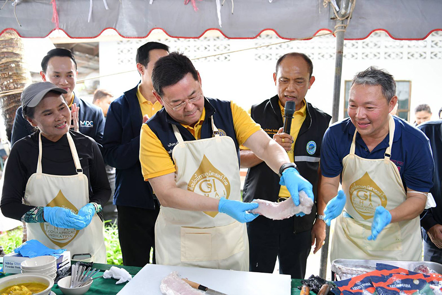 พณ.ดึงจุดเด่น ‘ปลากะพงสามน้ำทะเลสาบสงขลา’ วัตถุดิบชั้นดี GI รังสรรค์ใน Thai Select เพิ่มมูลค่า สร้างรายได้ให้เกษตรกร