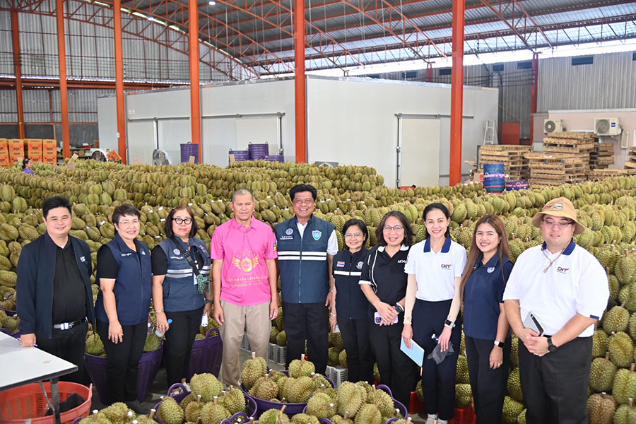 พาณิชย์ดึงล้งจันทบุรีรับซื้อทุเรียนใต้ แก้รถติดคิวชุมพร